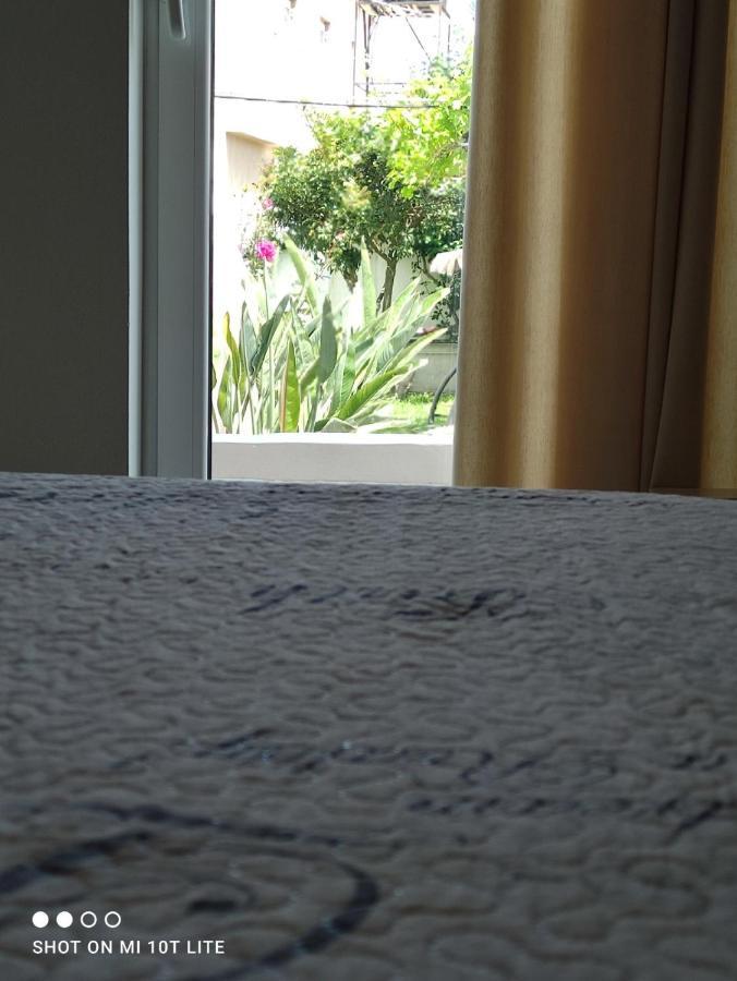 Yannis * Amoudara (Heraklion)