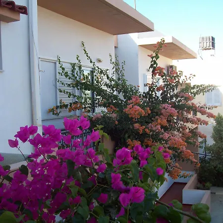 Yannis Apartments Amoudara  Exterior photo