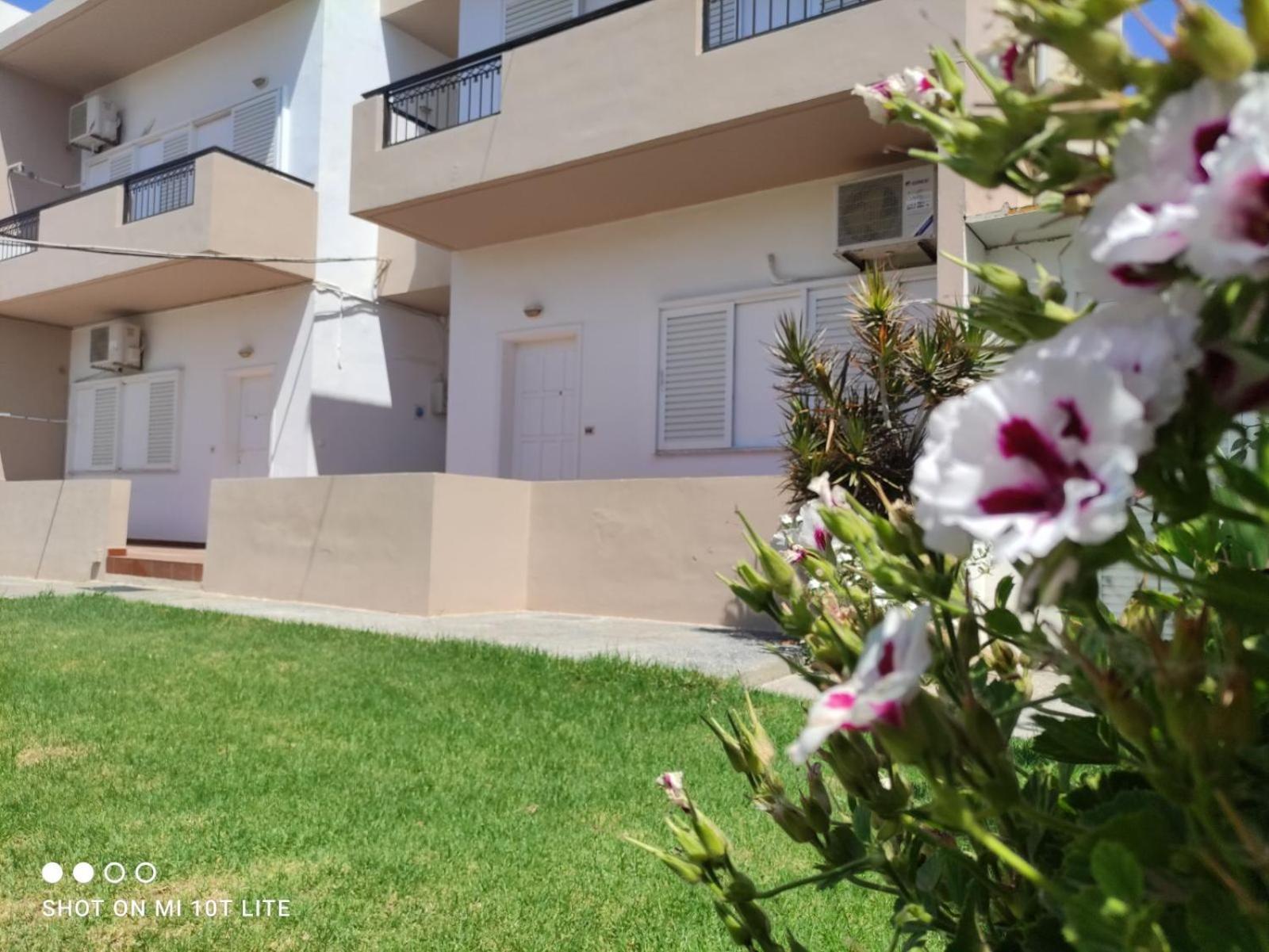 Yannis Apartmán *