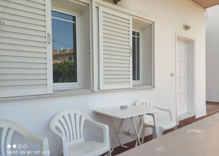 Yannis Apartments